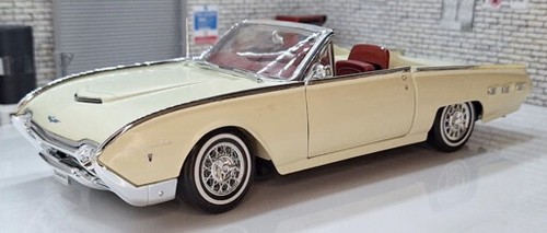 Welly deluxe model - 1:18,