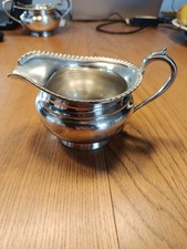 Pot à lait métal argenté