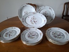 Partie de SERVICE DE TABLE 15