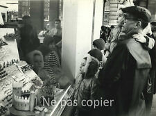 STORE FRONT circa 1960 children photo 17 x 23 cm E. HUBERT showcase
