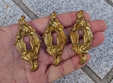 1 yellow metal FURNITURE LOCK KEY ENTRY dim. = 2.9cm by 6.1cm No. 22