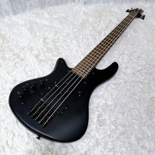 Guitare basse électrique