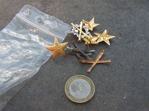 Lot petits insignes - petits,