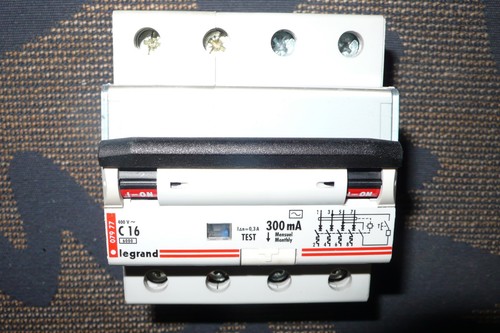 Disjoncteur differentiel tetra - disjoncteur,