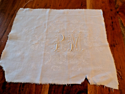 Monogramme brodé sur lin - brodé,
