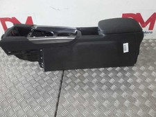 ACCOUDOIR CENTRAL / 4884775