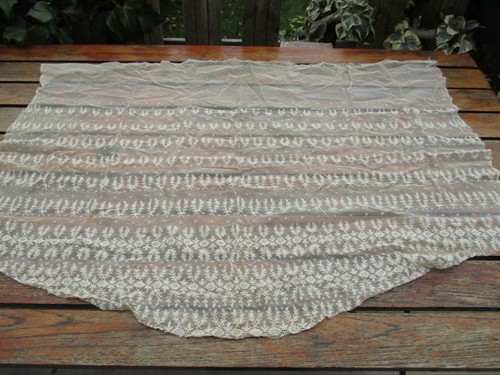 Morceau tulle brodé ancien - de,