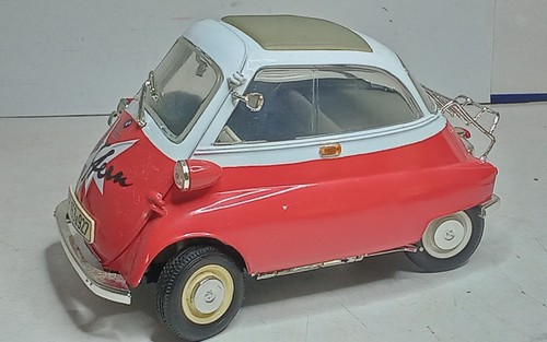 Revell bmw 250 isetta - revell, 1/18