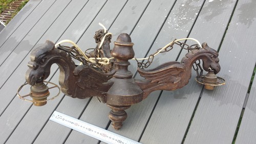 Ancien lustre style gothique