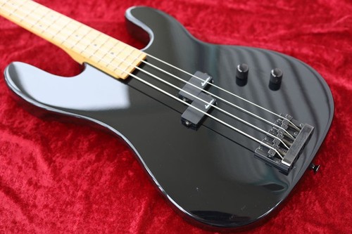 Guitare basse électrique