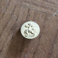 1 ancien bouton d' uniforme