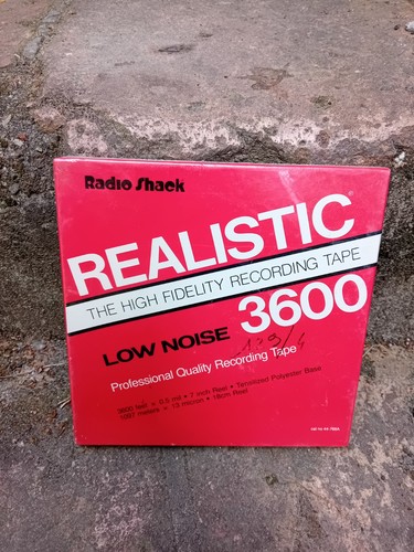 Realistic radio shack - realistic,