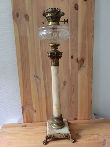 Tres grand pied lampe - de, a