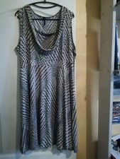 Robe courte motif ronds noirs et marron sans manches "PAPRIKA" taille XXL.