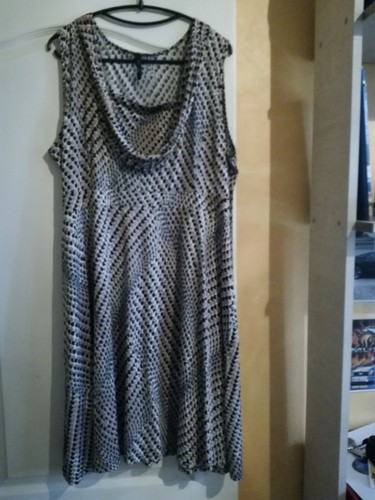Robe courte motif - ronds, noirs