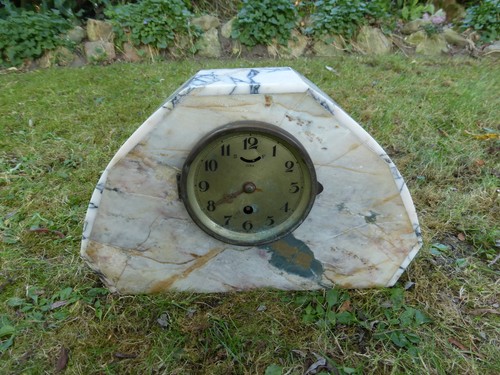 Horloge sur socle marbre - socle,