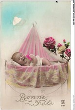 AKYP4-0352-CHILD - HAPPY PARTY - BABY IN A CRIB