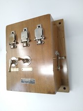 Ancien boîtier téléphonique mural