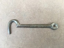 Ancien crochet en métal / fixation à droite / fermeture de caisse, de porte