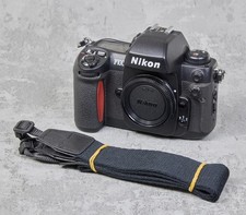 NIKON F100