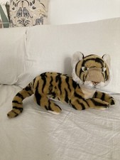 Aux Nations Tiger Plush