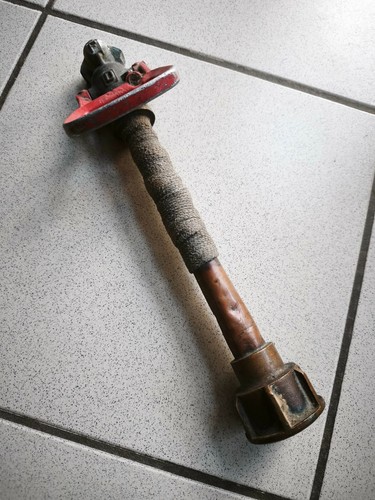 Ancienne lance incendie sapeur