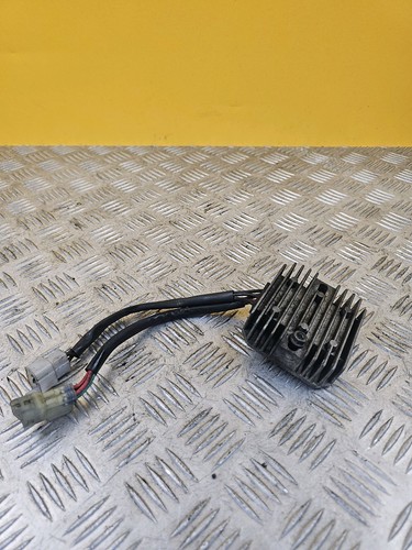 Régulateur tension pour - de,