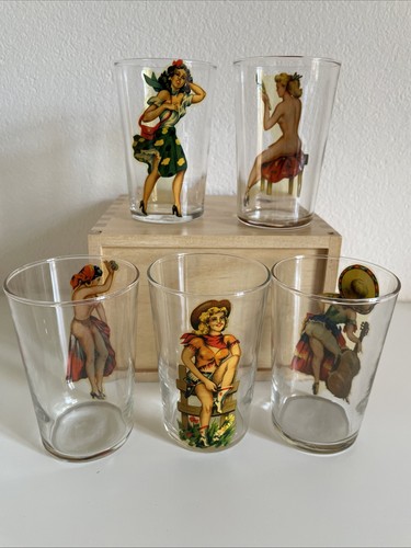 Lot verres anciens pin up - 5,