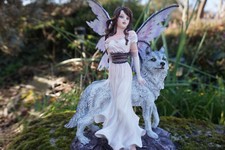 15533     FIGURINE   FEE AVEC  LOUP BLANC   ELFE SEXY GOTHIQUE   HEROIC FANTASY 