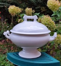 ANCIENNE GROSSE SOUPIÈRE EN PORCELAINE BLANCHE