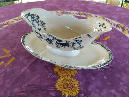 Saucière sur plateau - saucière,