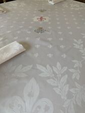 Antik’Etoffe, Nappe Fleurs De Lys Monogramme sous Couronne,Cadeau Unique,160x290