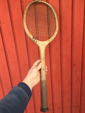 ANCIENNE RAQUETTE EN BOIS