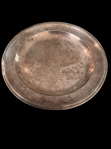 Plat rond armorié argent