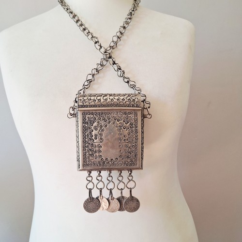 Collier boite porte coran - boite,
