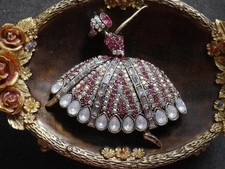 Broche ballerine ancienne