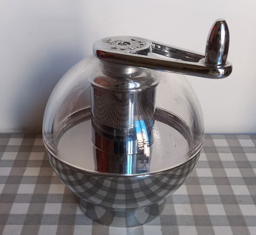 Vintage joli moulin noix - moulin,