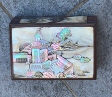 Ancienne boite en bois incrusté de nacre Chine début XXe siècle