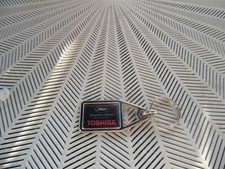 1 porte clés Toshiba