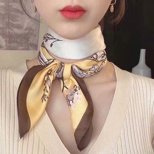 Foulard carré élégant