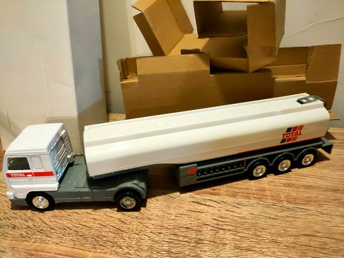 Camion citerne miniature total - camion-citerne,