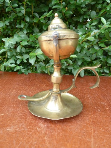 Ancienne lampe huile en - ancienne, à
