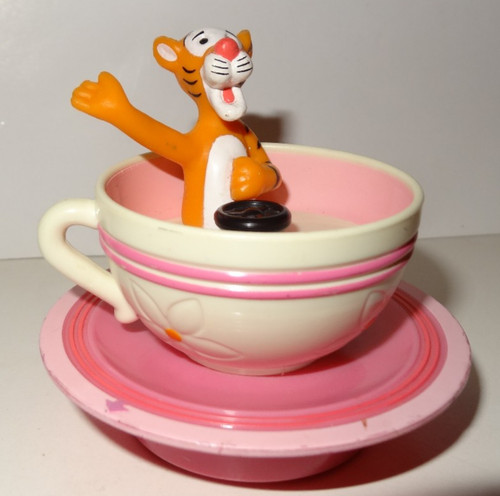 Tiger spins spinning - in, cup