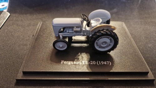 Tracteur hachette fergusson - tracteur,