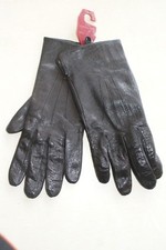 Paire de gants noire en cuir neuf taille 8 de marque DENTS 1777