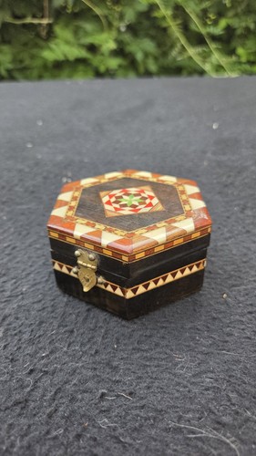 Boîte bijoux hexagonale en - à,