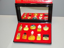 -COFFRET  LES MEILLEURS PARFUMS DE PARIS AVEC 10 MINIATURES PLEINES COLLECTION D