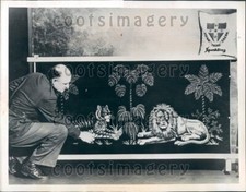 1940 US Technical Sgt George Perzel Does Embroidery  Press Photo