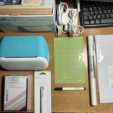 Cricut Joy - Smart Cutting Plotter with Extra Accessories and Vinyl