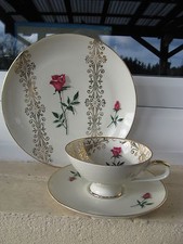 TASSE DE COLLECTION BAVARIA  ROSE ROUGE + DORURES 